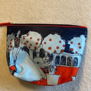 Estée Lauder make up bag